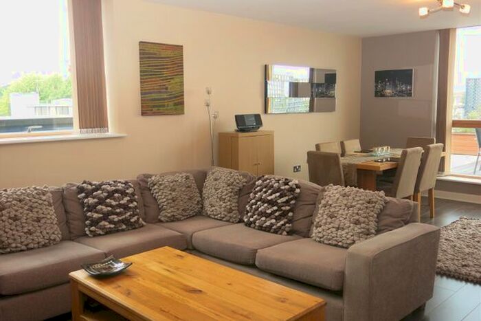 3 Bedroom Flat To Rent In Sherborne Street, Edgbaston, Birmingham, B16