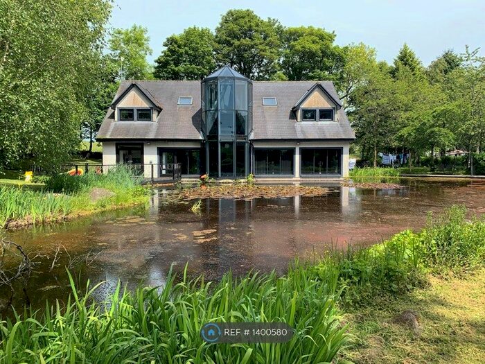 4 Bedroom Maisonette To Rent In Rigfoot Estate, Strathaven, ML10