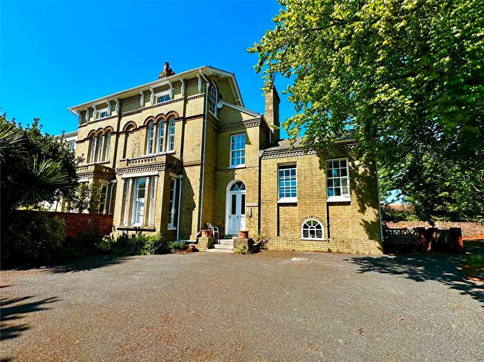 1 Bedroom Flat For Sale In Highfield, Lymington, Hampshire, SO41