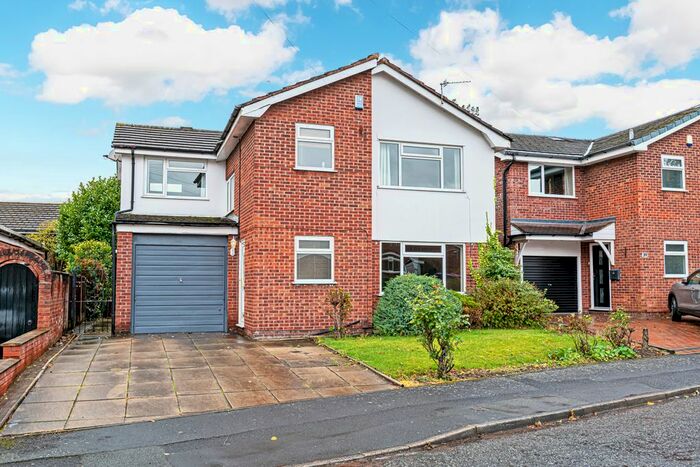 4 Bedroom Detached House To Rent In Redwood Close, Woolston, Warrington, WA1