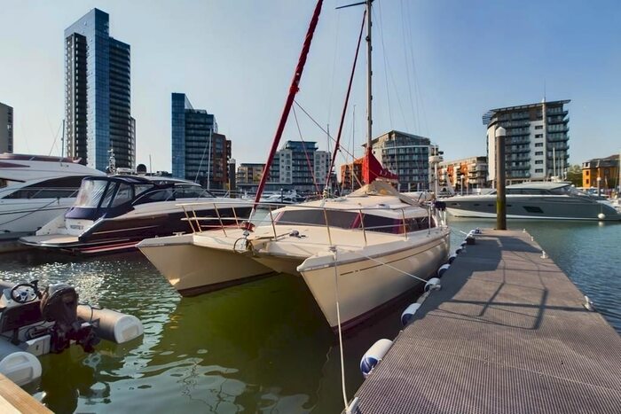 3 Bedroom Town House For Sale In Calshot Court, Ocean Village, SO14