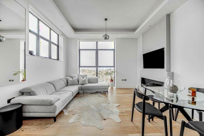 2 Bedroom Flat To Rent In High Road, Finchley, N12