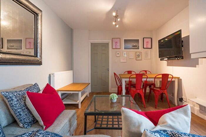 4 Bedroom Terraced House To Rent In Richmond Road, Cardiff, CF24