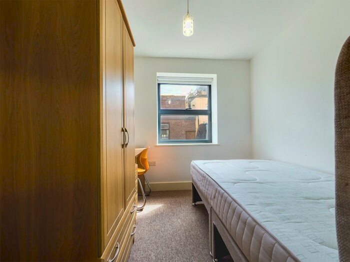 Studio To Rent In Castle Street, BN1