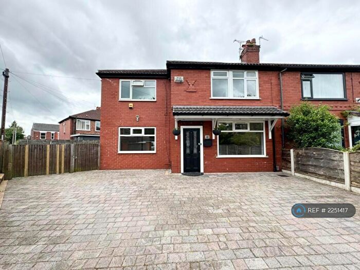 4 Bedroom Semi-Detached House To Rent In Harcourt Street, Stockport, SK5