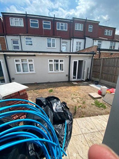 5 Bedroom Semi-Detached House To Rent In Babington Road, London, NW4