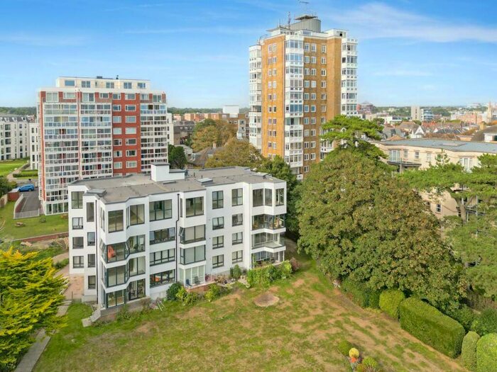 3 Bedroom Penthouse To Rent In Westcliff Road, Westcliff, Bournemouth, BH2