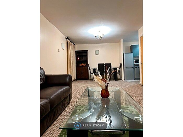 2 Bedroom Flat To Rent In Thames View, Ilford, IG1