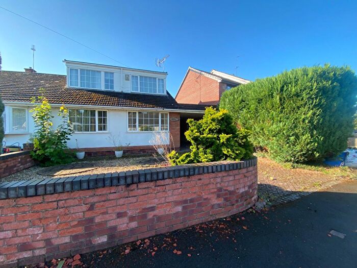 3 Bedroom Property To Rent In Lyndhurst Drive, Kidderminster, DY10