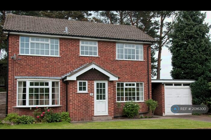 3 Bedroom Detached House To Rent In Hookstone Oval, Harrogate, HG2