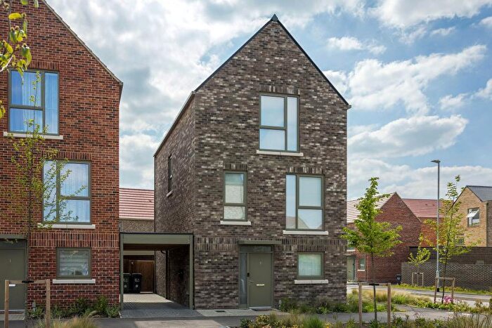 3 Bedroom Semi-Detached House For Sale In Newmarket Road, Cambridge, CB5