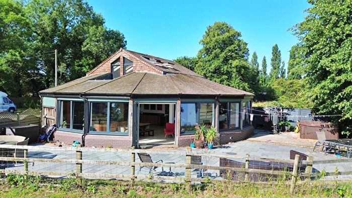 4 Bedroom Detached House For Sale In Lilbourne Road, Clifton Upon Dunsmore, Rugby, CV23