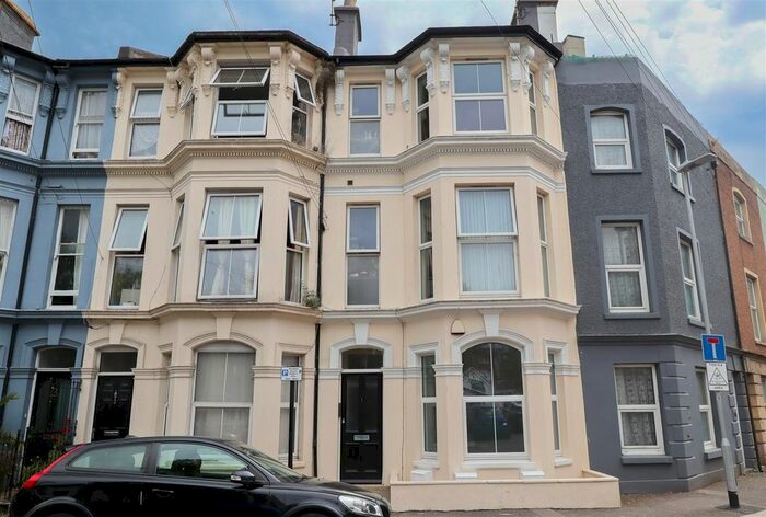 1 Bedroom Flat To Rent In St. Andrews Square, Hastings, TN34