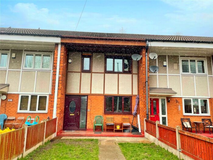 Houses for sale & to rent in M40 8RR, Oldham Road, Miles Platting
