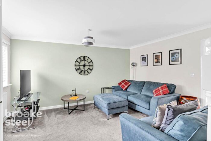 3 Bedroom Town House For Sale In Sims Close, Ramsbottom, BL0