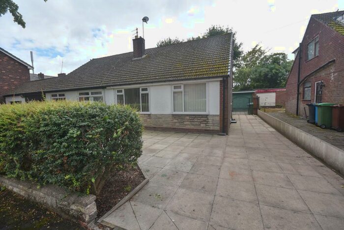 3 Bedroom House To Rent In Cemetery Road, Royton, Oldham, Greater Manchester, OL2