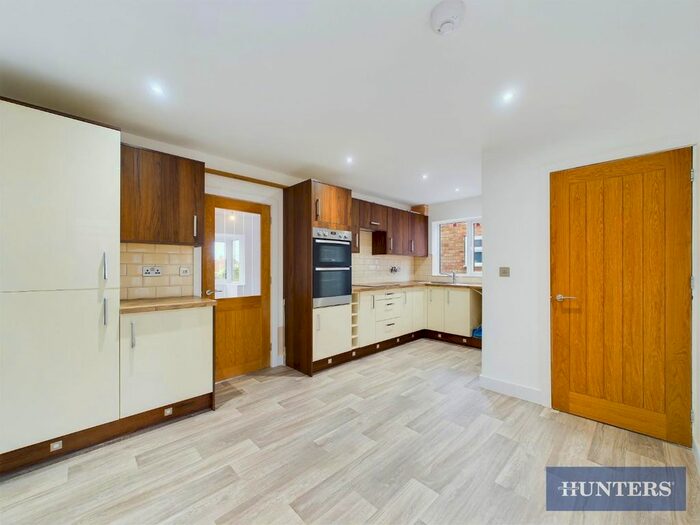 2 Bedroom Property To Rent In Mount Crescent, Bridlington, YO16