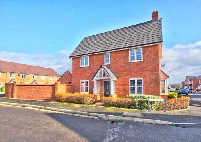 3 Bedroom Detached House For Sale In Jordan Grove, Evesham, Worcestershire, WR11