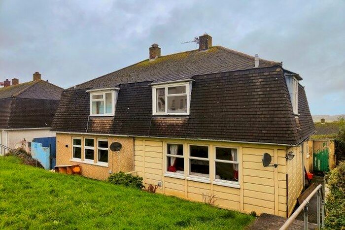 3 Bedroom Property To Rent In Acacia Road, Falmouth, TR11