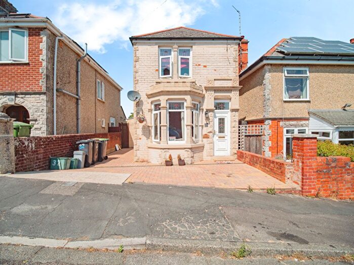3 Bedroom Detached House For Sale In Everest Road, Weymouth, DT4