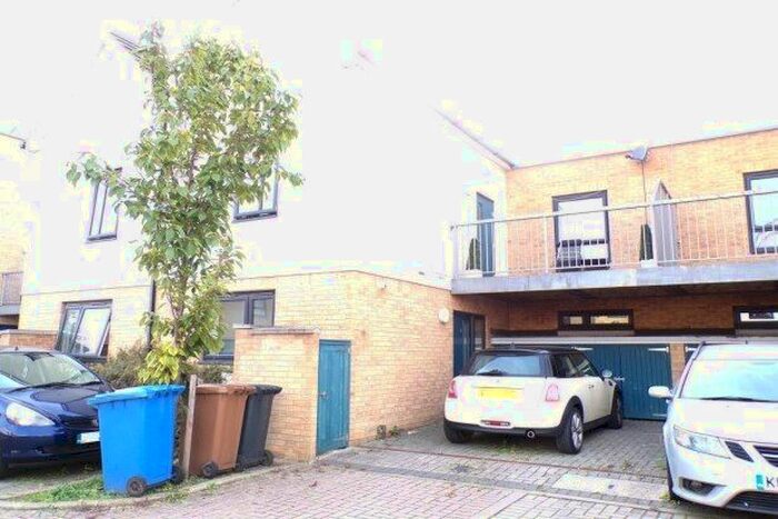 4 Bedroom Property To Rent In Avontar Road, South Ockendon, RM15