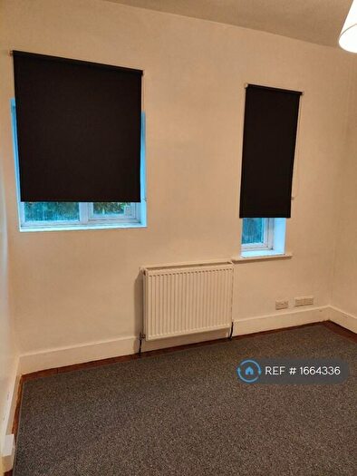 1 Bedroom Flat To Rent In York Road, Guildford, GU1