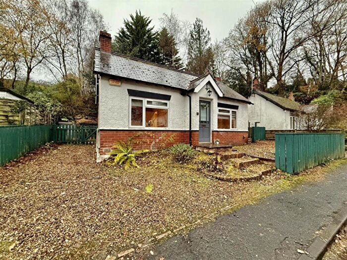 2 Bedroom Detached Bungalow For Sale In Low West Avenue, Rowlands Gill, NE39