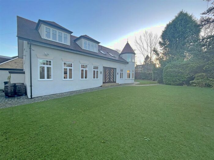 5 Bedroom Property To Rent In St. James Drive, Harrogate, HG2