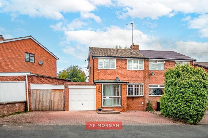 3 Bedroom Semi-Detached House For Sale In Elm Grove, Bromsgrove, Worcestershire, B61