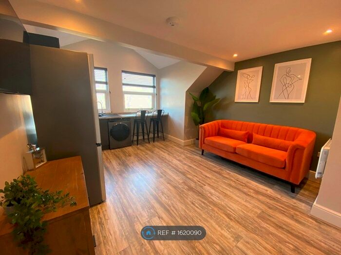 2 Bedroom Flat To Rent In Shrewsbury Road, Sheffield, S2