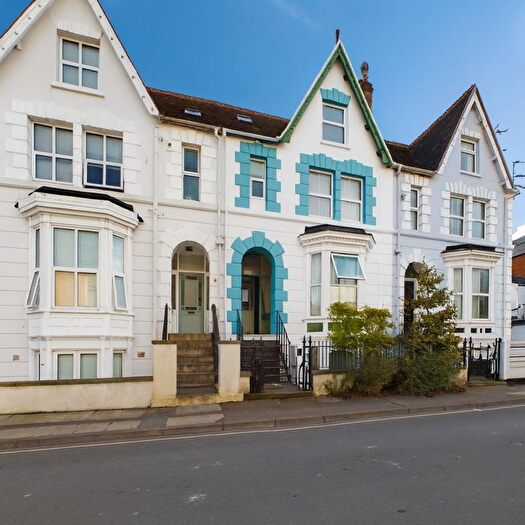 4 Bedroom Terraced House For Sale In Arthur Street, Gloucester, Gloucestershire, GL1