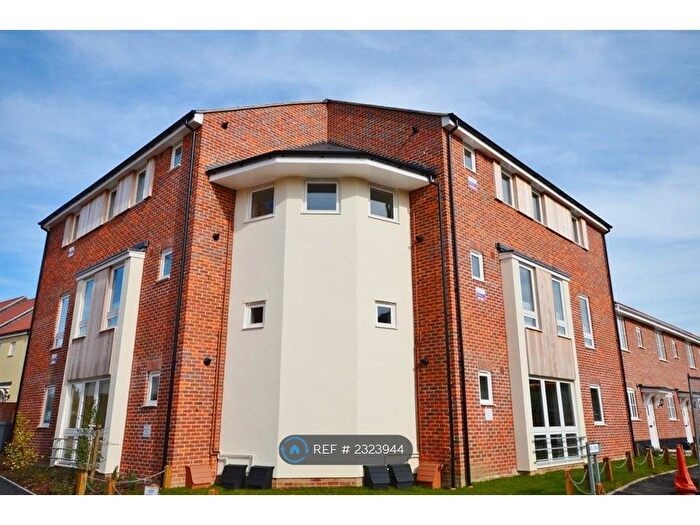 2 Bedroom Flat To Rent In Warren Avenue, Saxmundham, IP17