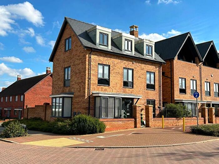 4 Bedroom Detached House To Rent In Longhorn Drive, Whitehouse Park, MK8