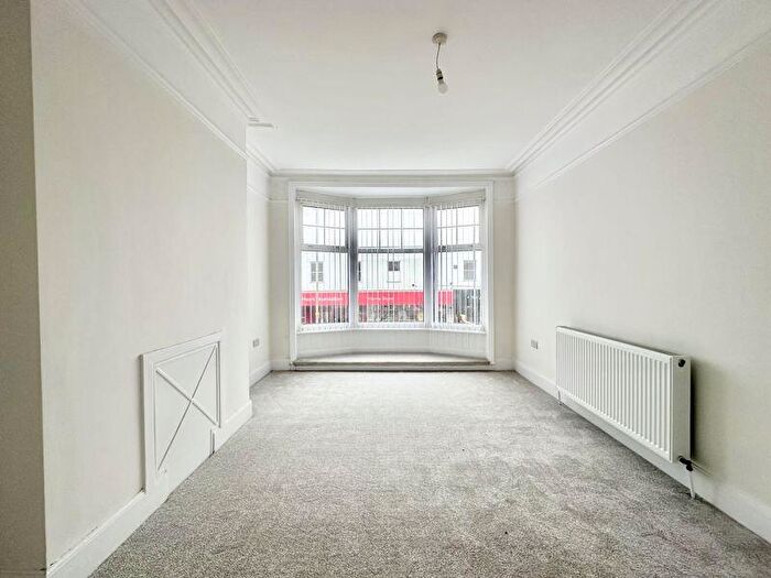 1 Bedroom Flat For Sale In Ashley Road, Parkstone, Poole, BH14