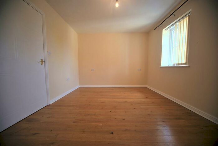 2 Bedroom Apartment To Rent In Scholars Walk, Langley, Slough, SL3