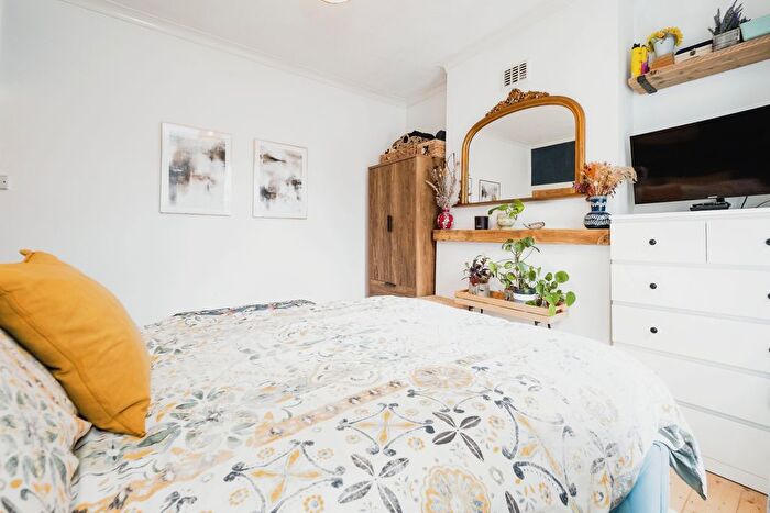 2 Bedroom Maisonette For Sale In Caulfield Road, East Ham, London, E6