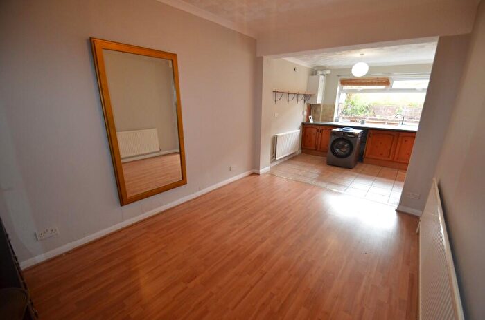 4 Bedroom Terraced House To Rent In Rochester Street, Chatham, Kent, ME4