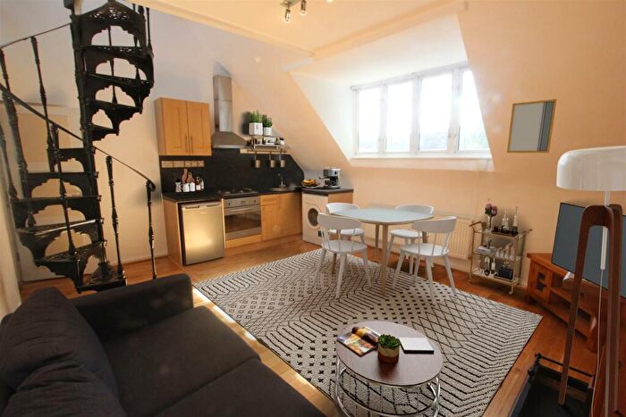 1 Bedroom Flat To Rent In Highgate, , North Hill, N6