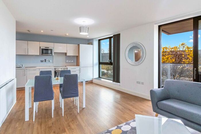 2 Bedroom Flat To Rent In Connaught Heights, E16