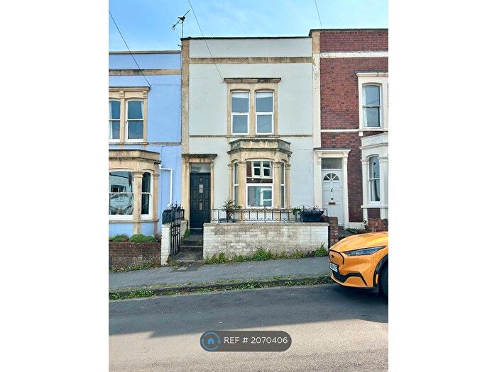 2 Bedroom Terraced House To Rent In Hawthorne St, Bristol, BS4