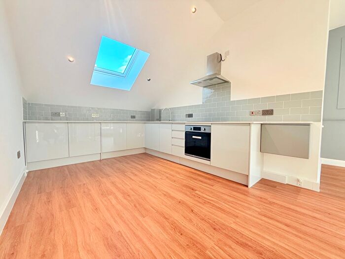 2 Bedroom Property To Rent In Doggett Road, London, SE6