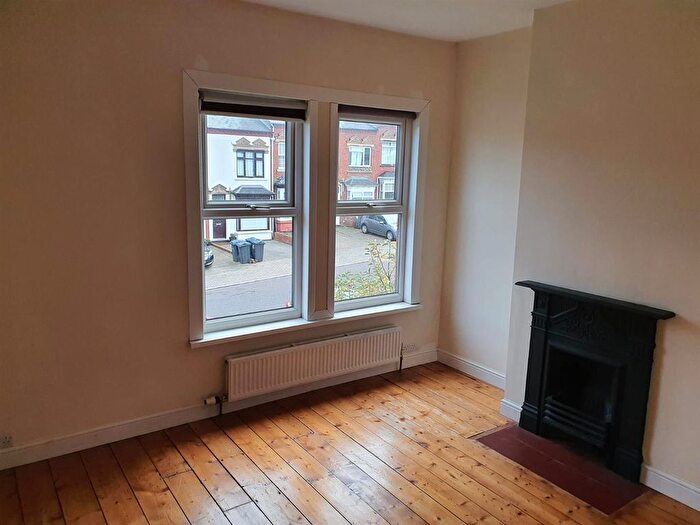 2 Bedroom Property To Rent In Ridgeway, Edgbaston, Birmingham, B17