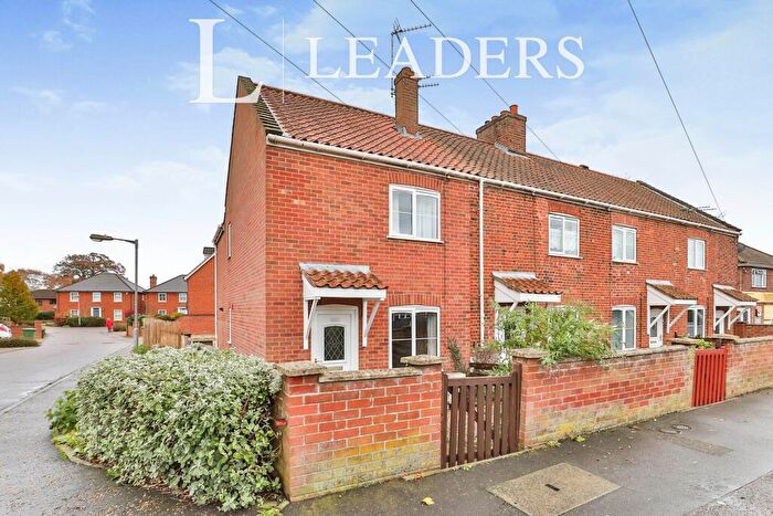 3 Bedroom Semi-Detached House To Rent In St. Faiths Road, NR6