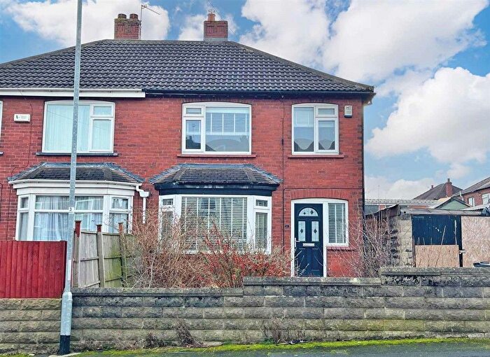 3 Bedroom Semi Detached House For Sale In Back Mount Pleasant, Leeds, LS10