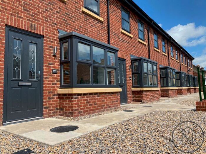 3 Bedroom Town House To Rent In Haughton Road, Darlington, DL1