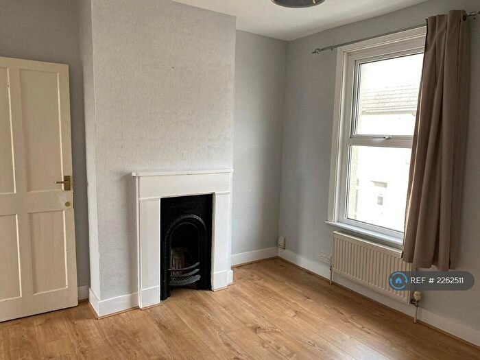 3 Bedroom Terraced House To Rent In West Street, Gillingham, ME7