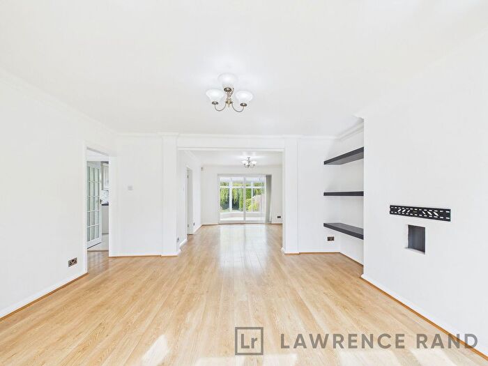 4 Bedroom Semi-Detached House To Rent In Warrender Way, Ruislip, HA4