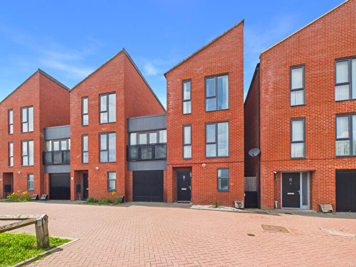 4 Bedroom End Of Terrace House For Sale In Kingsway Boulevard, Derby, DE22