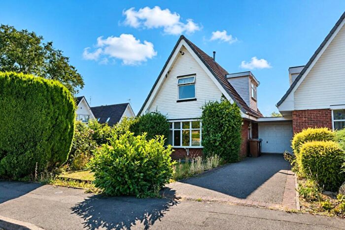 3 Bedroom Link Detached House For Sale In Barwell Lane, Hinckley, LE10