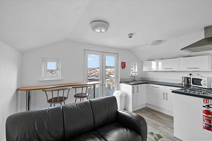 2 Bedroom Apartment To Rent In Houndiscombe Road, Plymouth, PL4